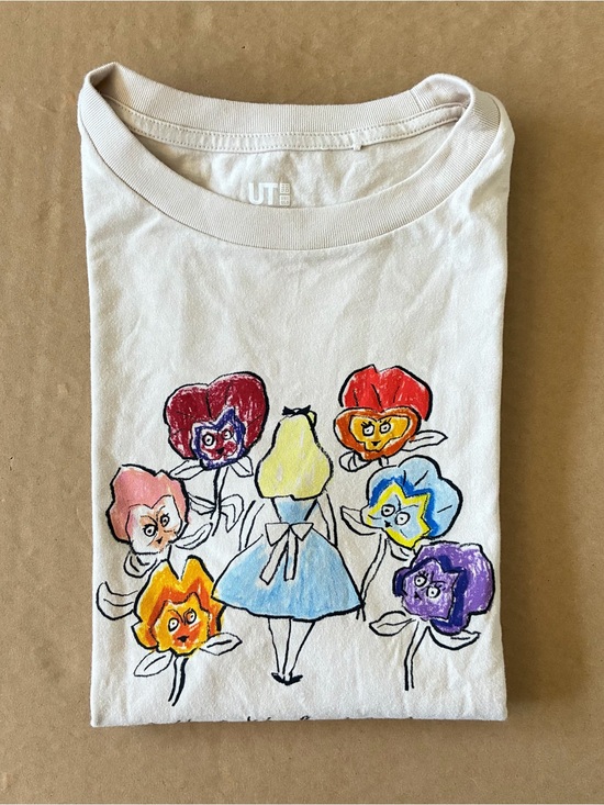 Uniqlo Tops - Izumi Shiokawa X Alice in Wonderland UT Uniqlo Short Sleeve Graphic TShirt Large